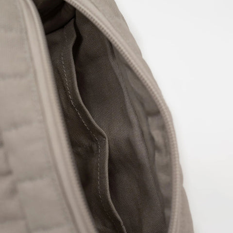 Padded toiletry bag "Paveen" small - MELA WEAR