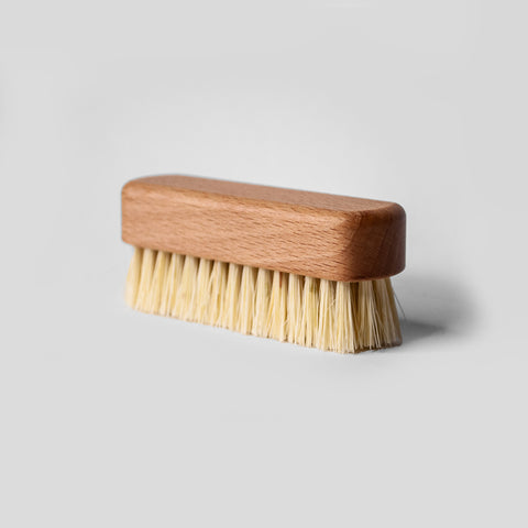 petite brosse à ongles - the sage