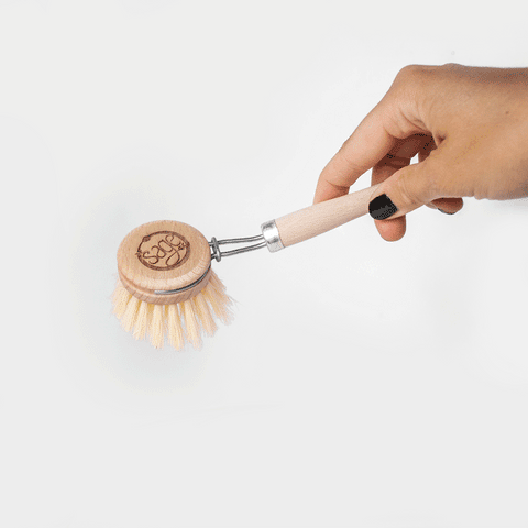 Dishwashing brush with replaceable head - the sage